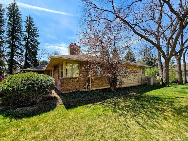 $240,000 | 910 3rd Avenue Southwest, Pipestone, MN 56164