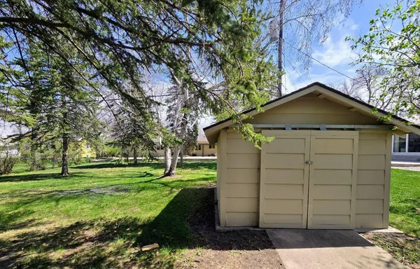 $240,000 | 910 3rd Avenue Southwest, Pipestone, MN 56164