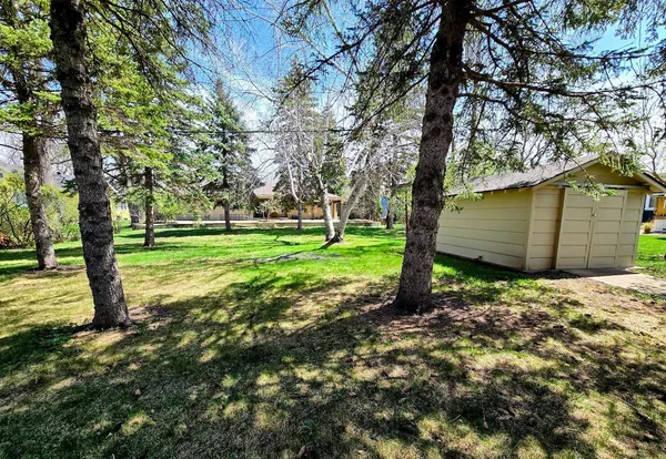 $240,000 | 910 3rd Avenue Southwest, Pipestone, MN 56164
