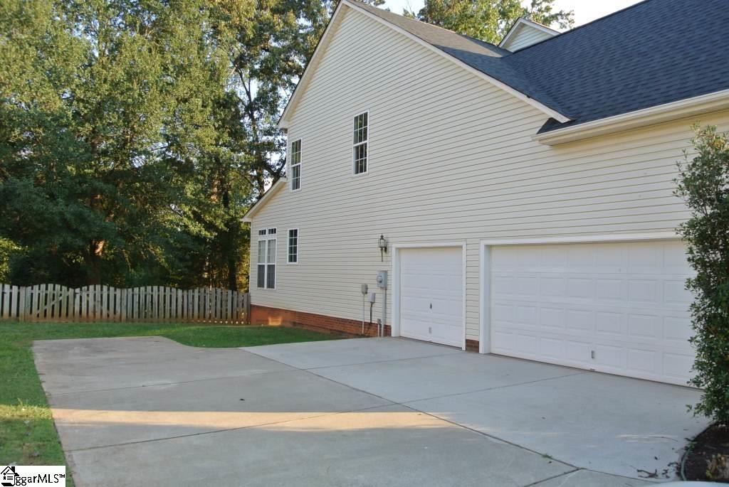 2 Spring Moss Court Simpsonville, SC 29681 - Photo 2 of 36 Gallery Image 2
