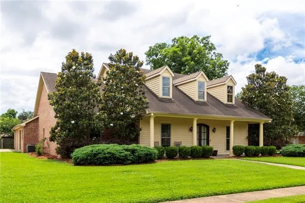 $450,000 | 404 Belleau Wood Boulevard, Alexandria, LA 71303