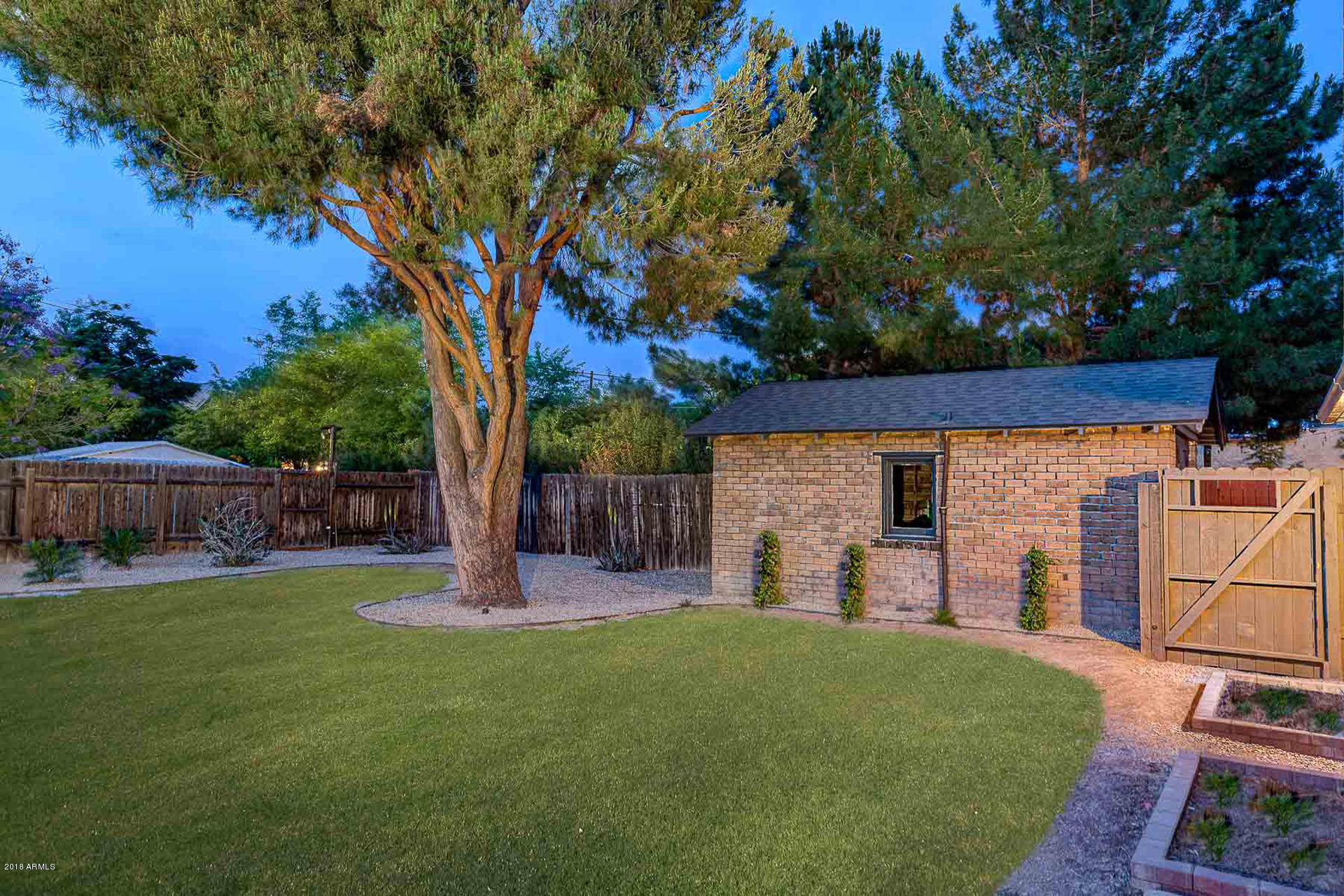 1582 East Cheery Lynn Road Phoenix, AZ 85014 - Photo 15 of 15 15 Yard Twilight