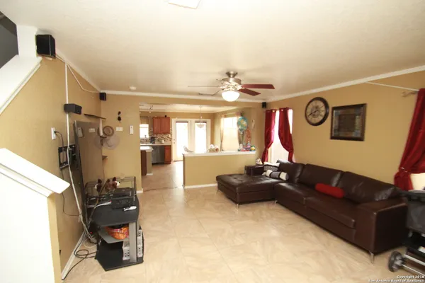 $1,700 | 302 Agency Oaks, San Antonio, TX 78249