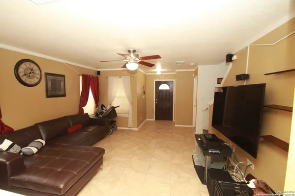 $1,700 | 302 Agency Oaks, San Antonio, TX 78249