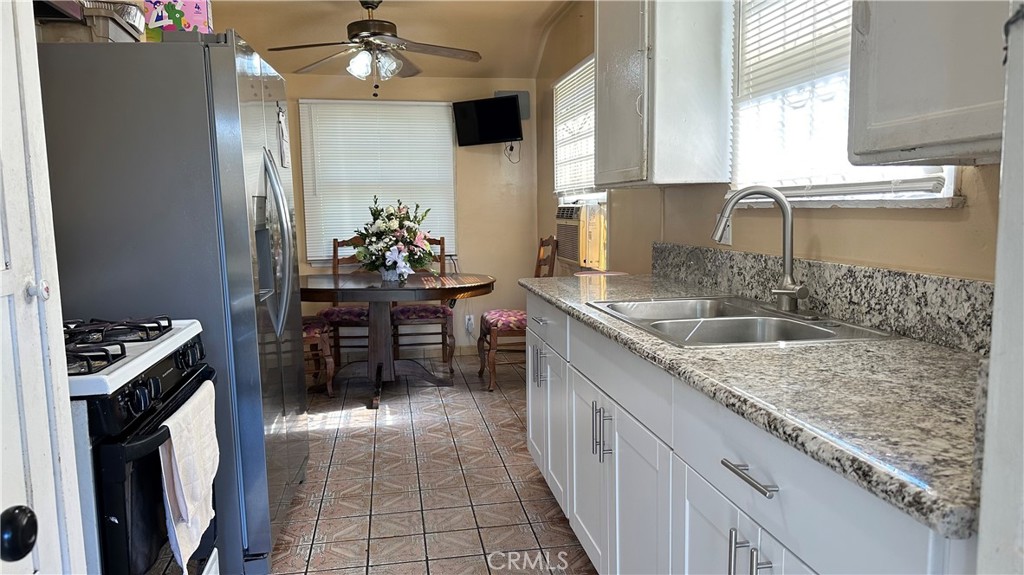 19400 Scroll Street Reseda, CA 91335 - Photo 7 of 22