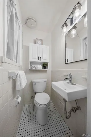 $599,900 | 8417 Colonial Lane, St. Louis, MO 63124