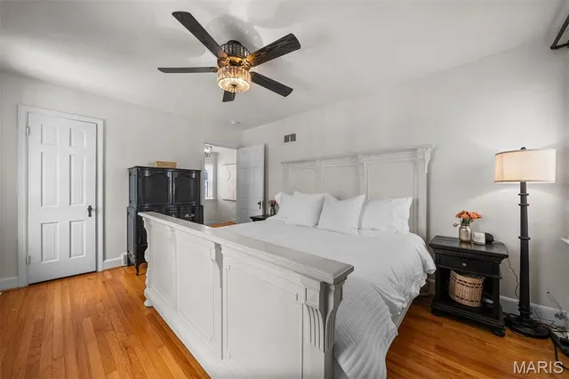 $599,900 | 8417 Colonial Lane, St. Louis, MO 63124