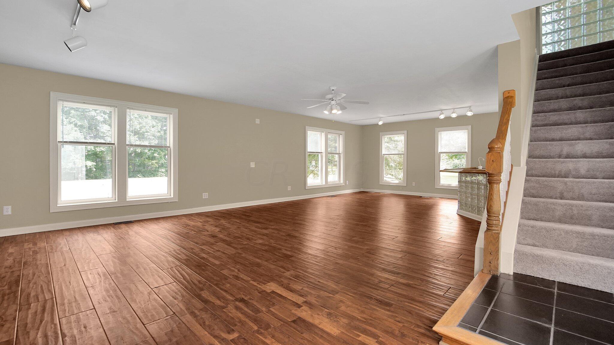 8069 Flint Road Columbus, OH 43235 - Photo 4 of 75 Family Room