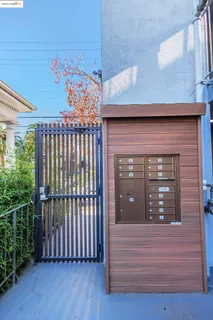 a view of entryway front of house