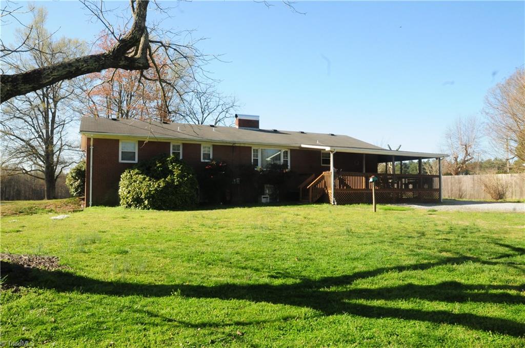 637 Ritters Lake Road Greensboro, NC 27406 - Photo 3 of 20 Gallery Image 3