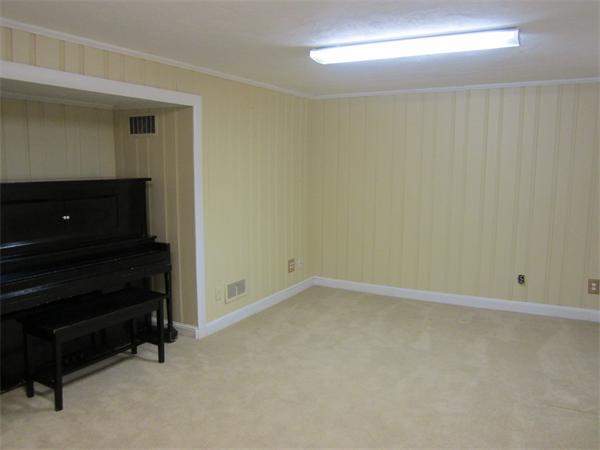 275 Spiers Road Newton, MA 02459 - Photo 10 of 12