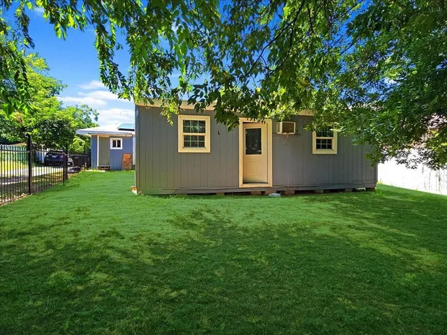 a view of a window in an empty room