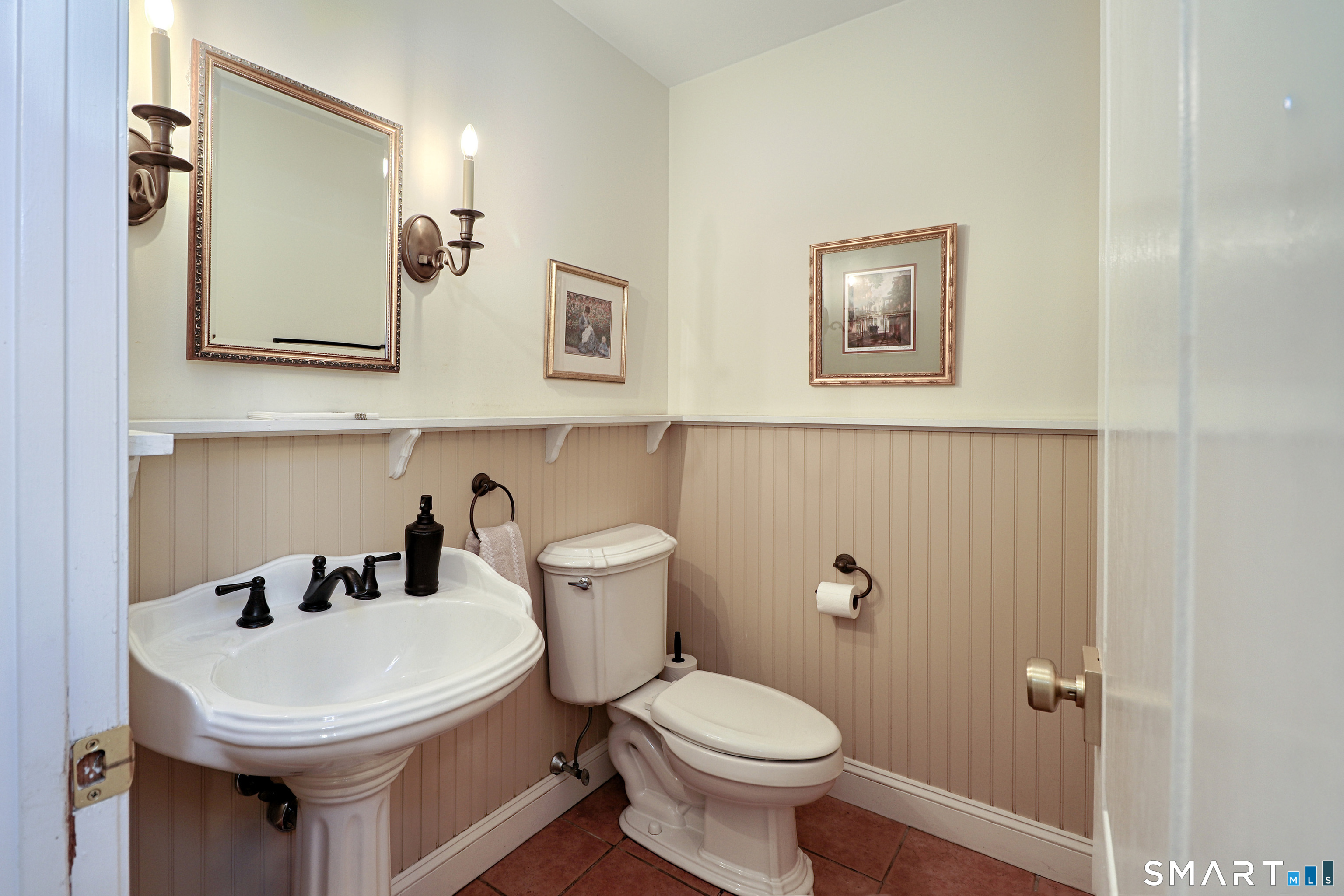 415 Pitkin Hollow, Unit 415 Trumbull, CT 06611 - Photo 11 of 35 First floor powder room