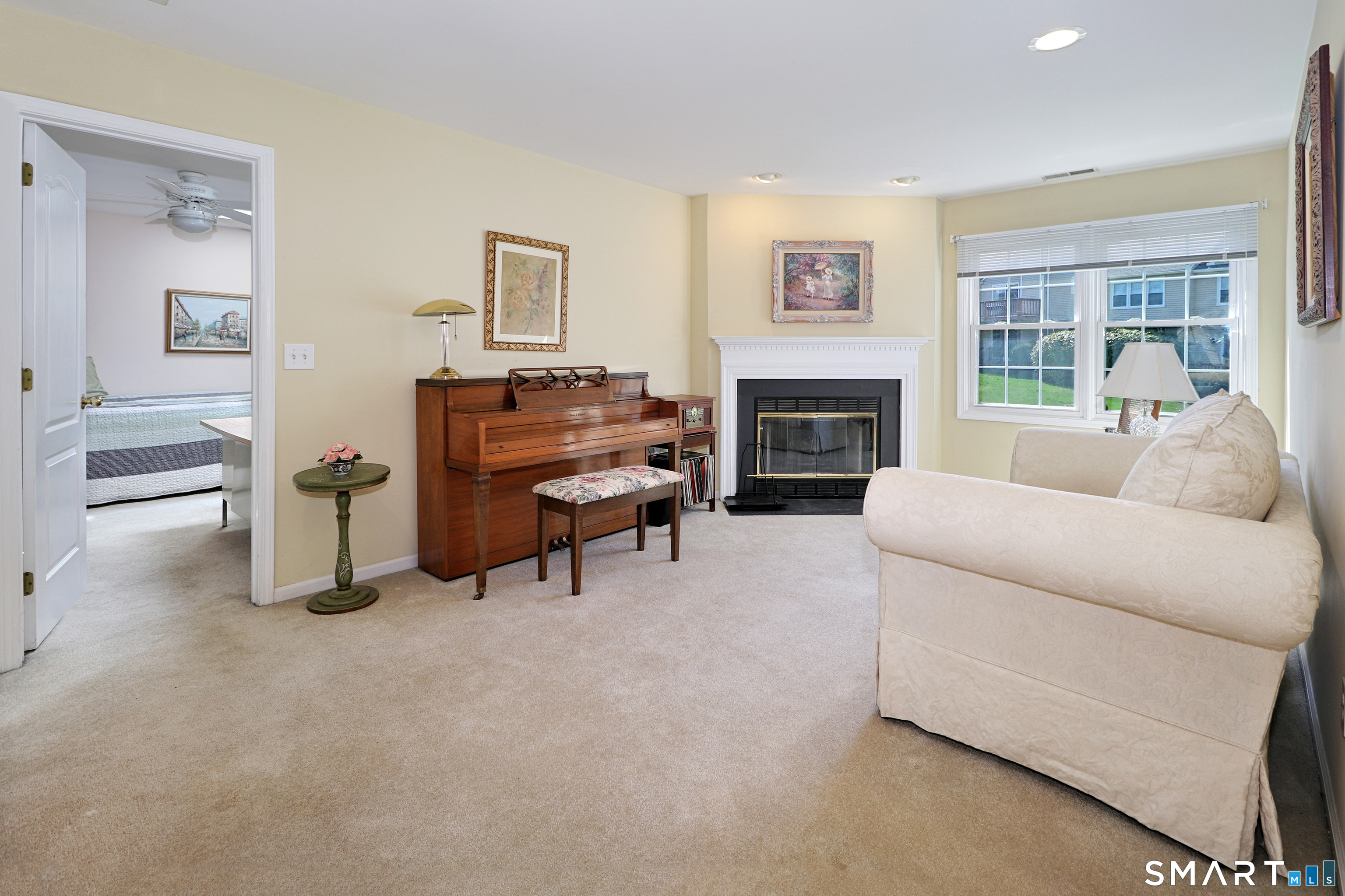 415 Pitkin Hollow, Unit 415 Trumbull, CT 06611 - Photo 20 of 35 Open den upstairs