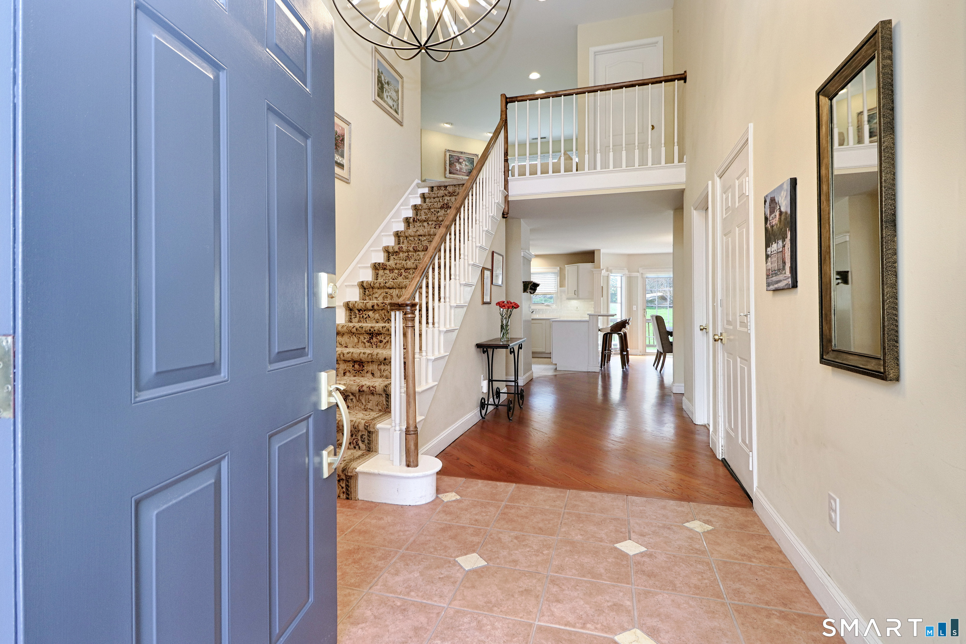 415 Pitkin Hollow, Unit 415 Trumbull, CT 06611 - Photo 3 of 35 View of large 2 story foyer
