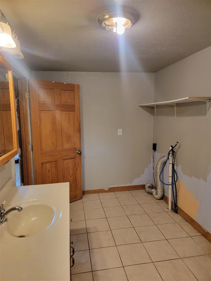 905 Fisher Road Quincy, MI 49082 - Photo 16 of 33