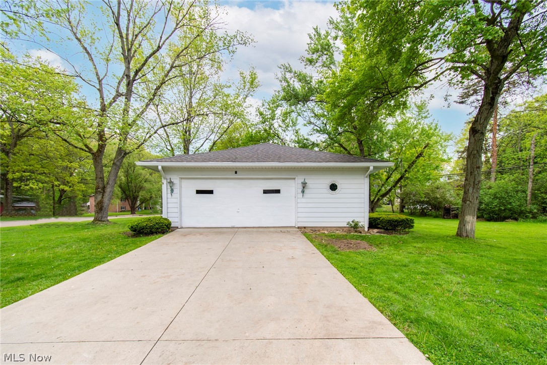 176 Pembroke Road Akron, OH 44333 - Photo 27 of 28 2 CAR ATTACHED GARAGE WITH NICE CONCRETE DRIVEWAY.