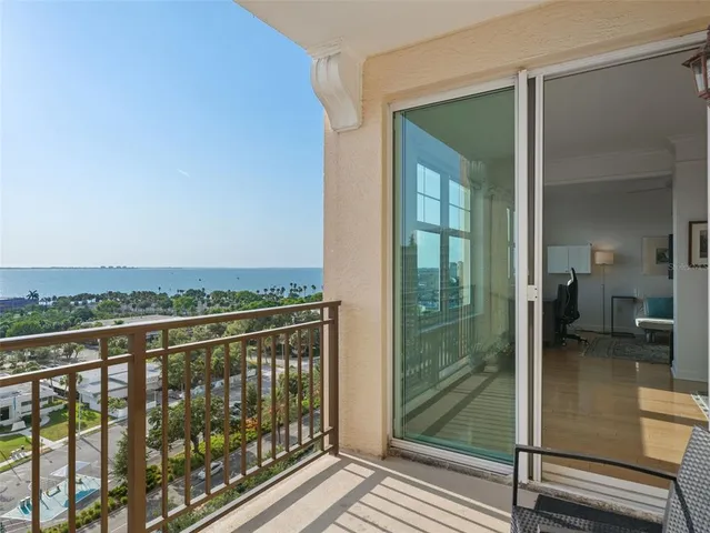 $685,000 | 750 North Tamiami Trail, Unit 1115, Sarasota, FL 34236