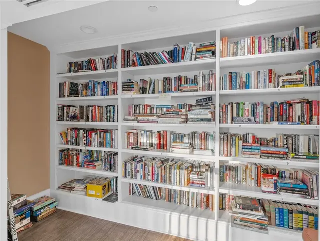 $685,000 | 750 North Tamiami Trail, Unit 1115, Sarasota, FL 34236