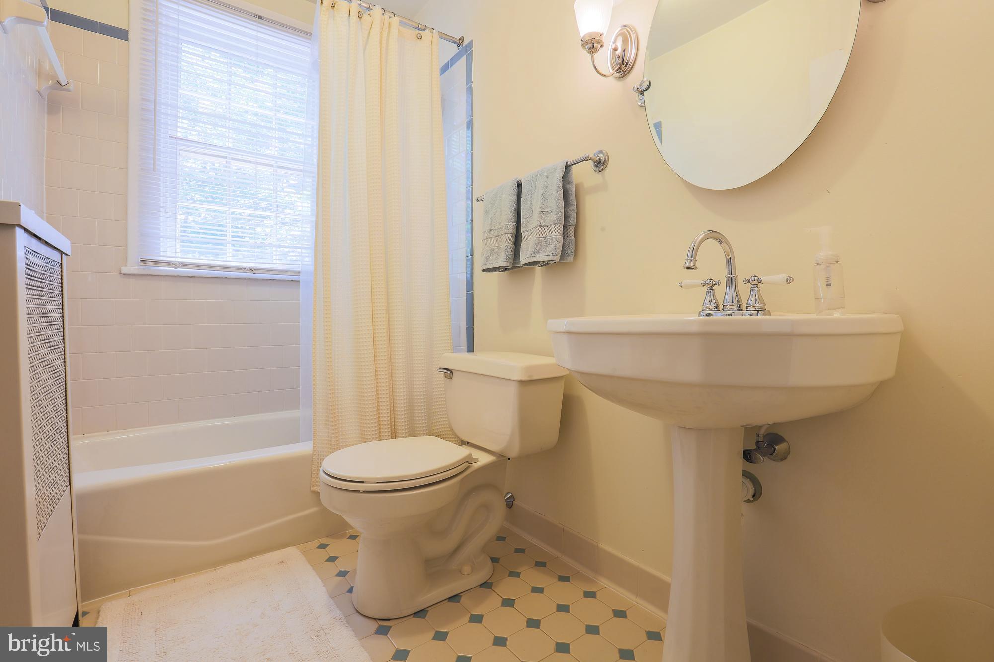 428 Kenneth Square Baltimore, MD 21212 - Photo 18 of 33 Bathroom