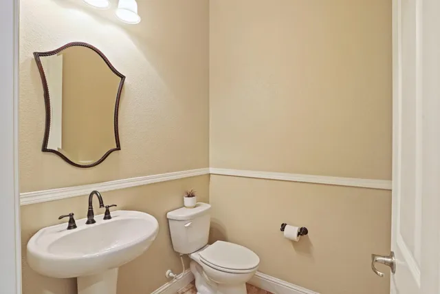 $669,950 | 2707 Robinwood Avenue, Manteca, CA 95336