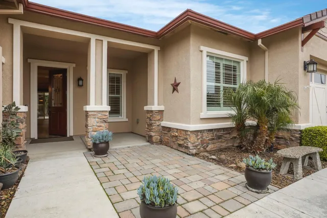 $669,950 | 2707 Robinwood Avenue, Manteca, CA 95336