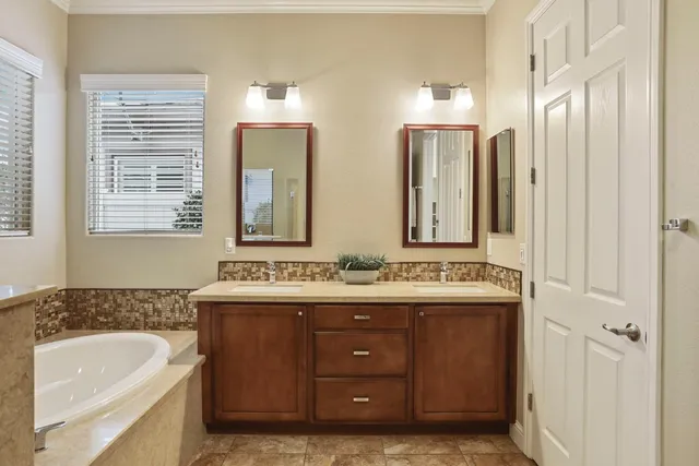 $669,950 | 2707 Robinwood Avenue, Manteca, CA 95336