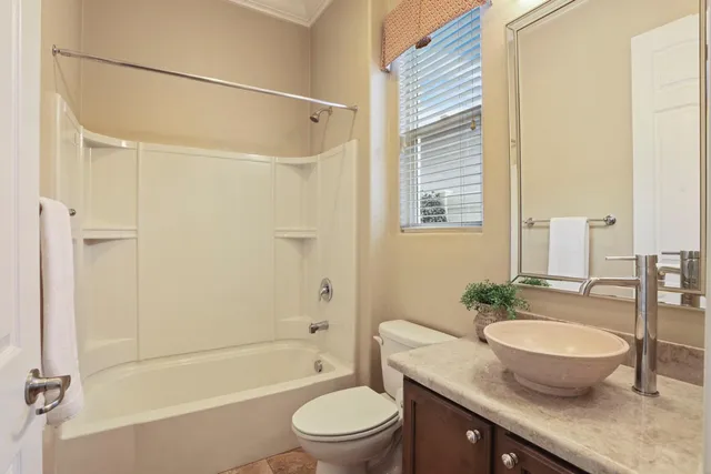 $669,950 | 2707 Robinwood Avenue, Manteca, CA 95336