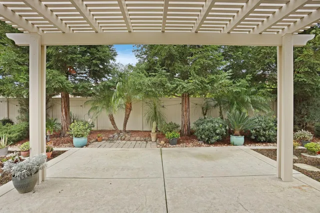 $669,950 | 2707 Robinwood Avenue, Manteca, CA 95336