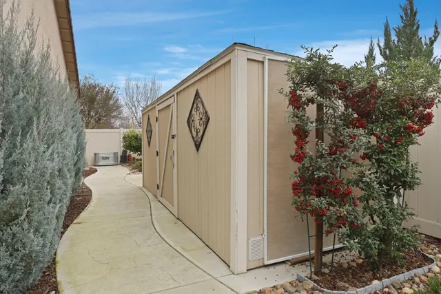 $669,950 | 2707 Robinwood Avenue, Manteca, CA 95336