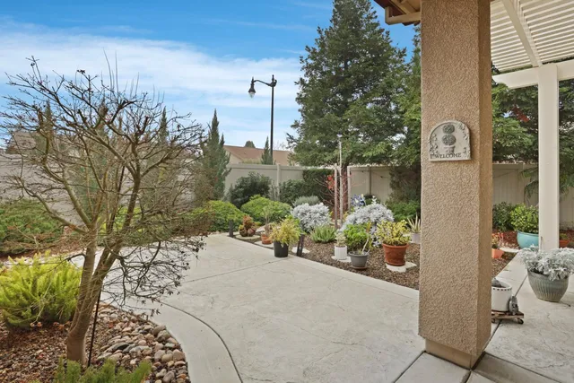 $669,950 | 2707 Robinwood Avenue, Manteca, CA 95336