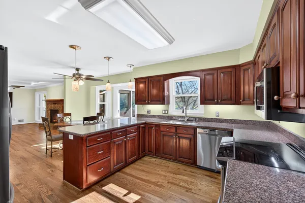 $675,000 | 206 West Killarney Lake, Moore, SC 29369