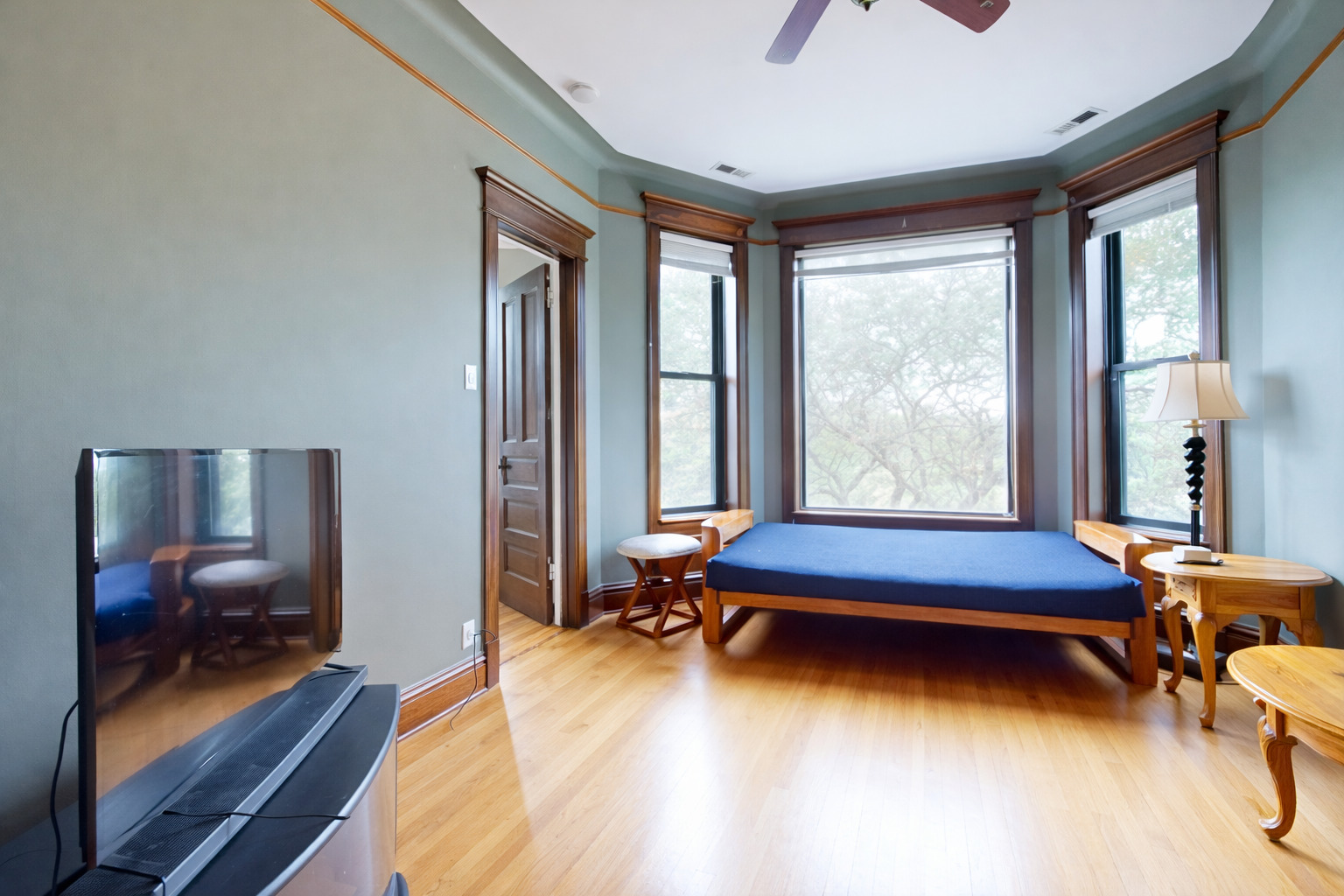 1127 West Patterson Avenue, Unit 2 Chicago, IL 60613 - Photo 3 of 8