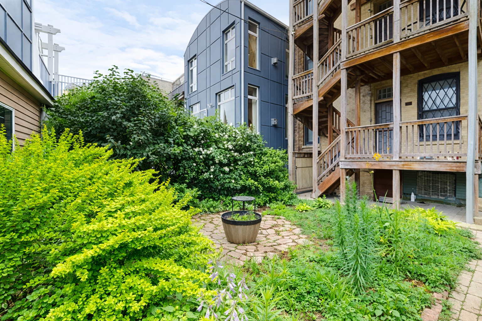 1127 West Patterson Avenue, Unit 2 Chicago, IL 60613 - Photo 8 of 8
