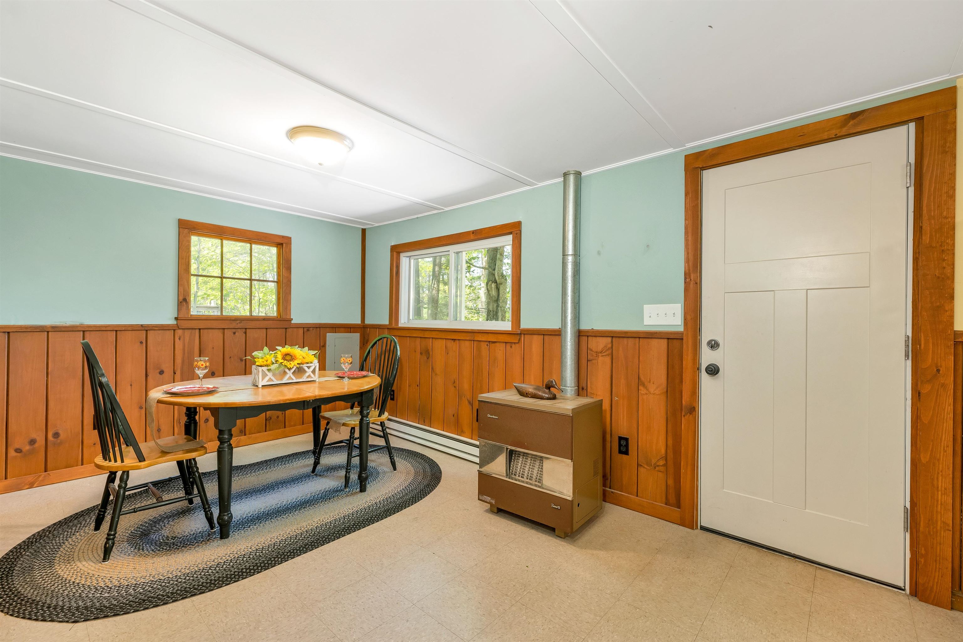 9 Woodlawn Road Raymond, NH 03077 - Photo 8 of 30 Gallery Image 8