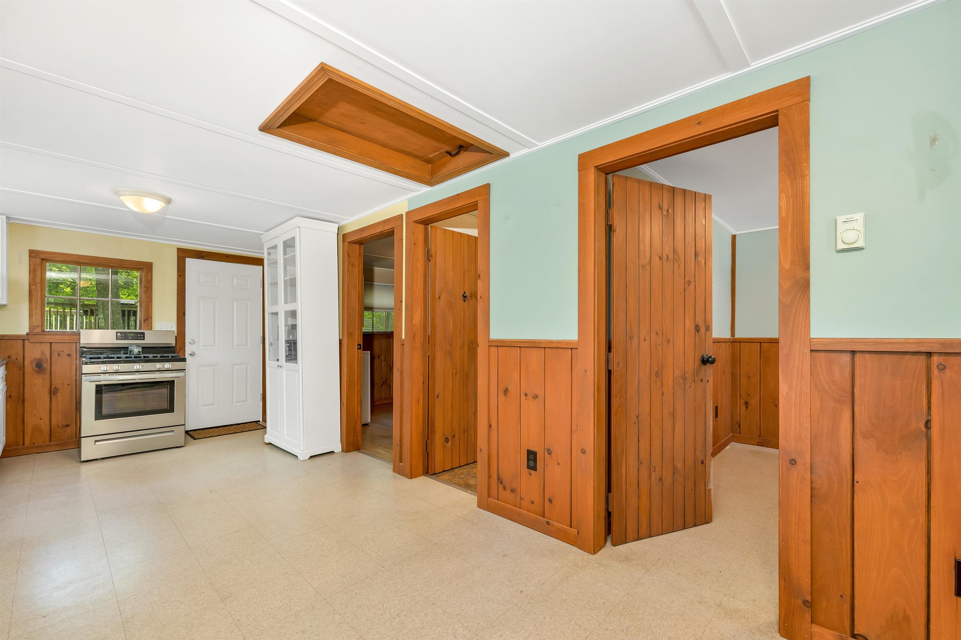 9 Woodlawn Road Raymond, NH 03077 - Photo 9 of 30 Gallery Image 9