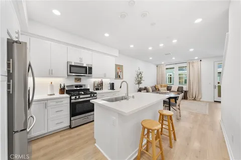 $749,000 | 16432 Whittier Boulevard, Unit 2, Whittier, CA 90603