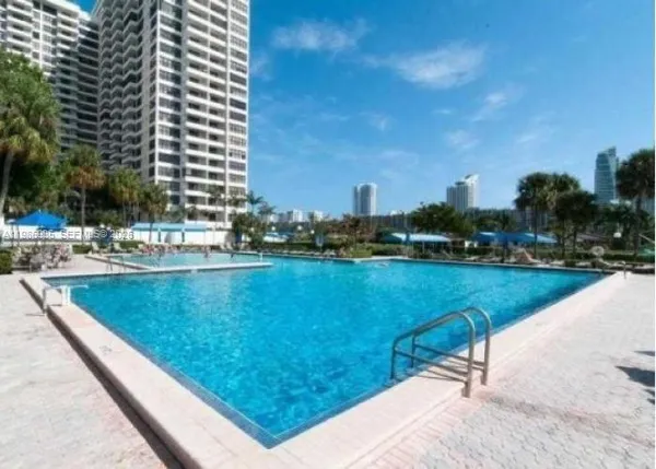 $2,480 | 2500 Parkview Drive, Unit 2012, Hallandale Beach, FL 33009