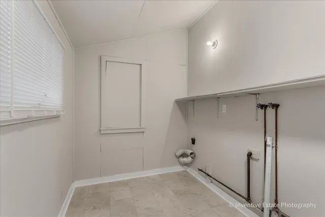 a view of room with an empty space