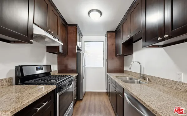 $2,300 | 633 North Hayworth Avenue, Unit 2, Los Angeles, CA 90048