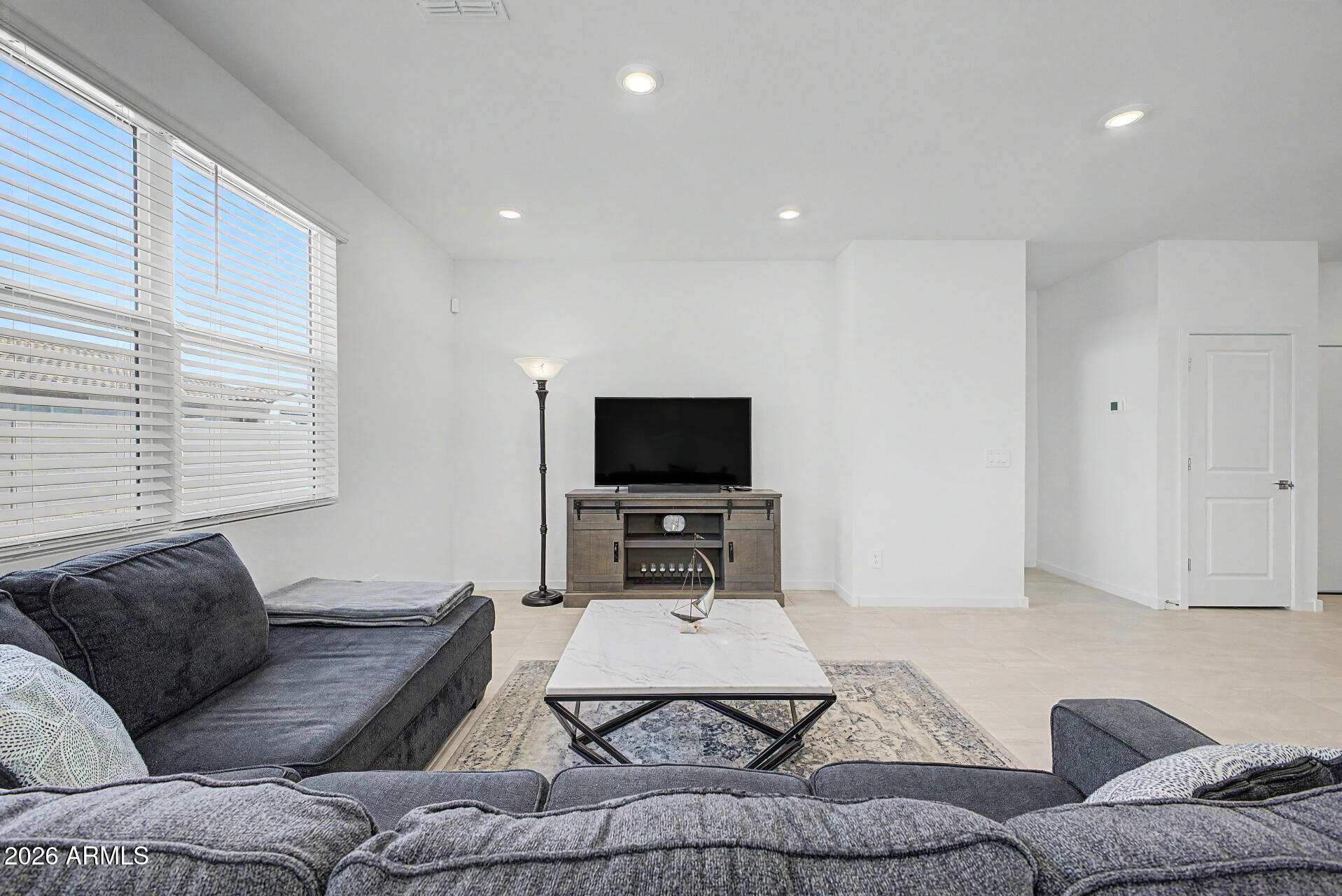 17668 West Madison Street Goodyear, AZ 85338 - Photo 4 of 28 09-Madison