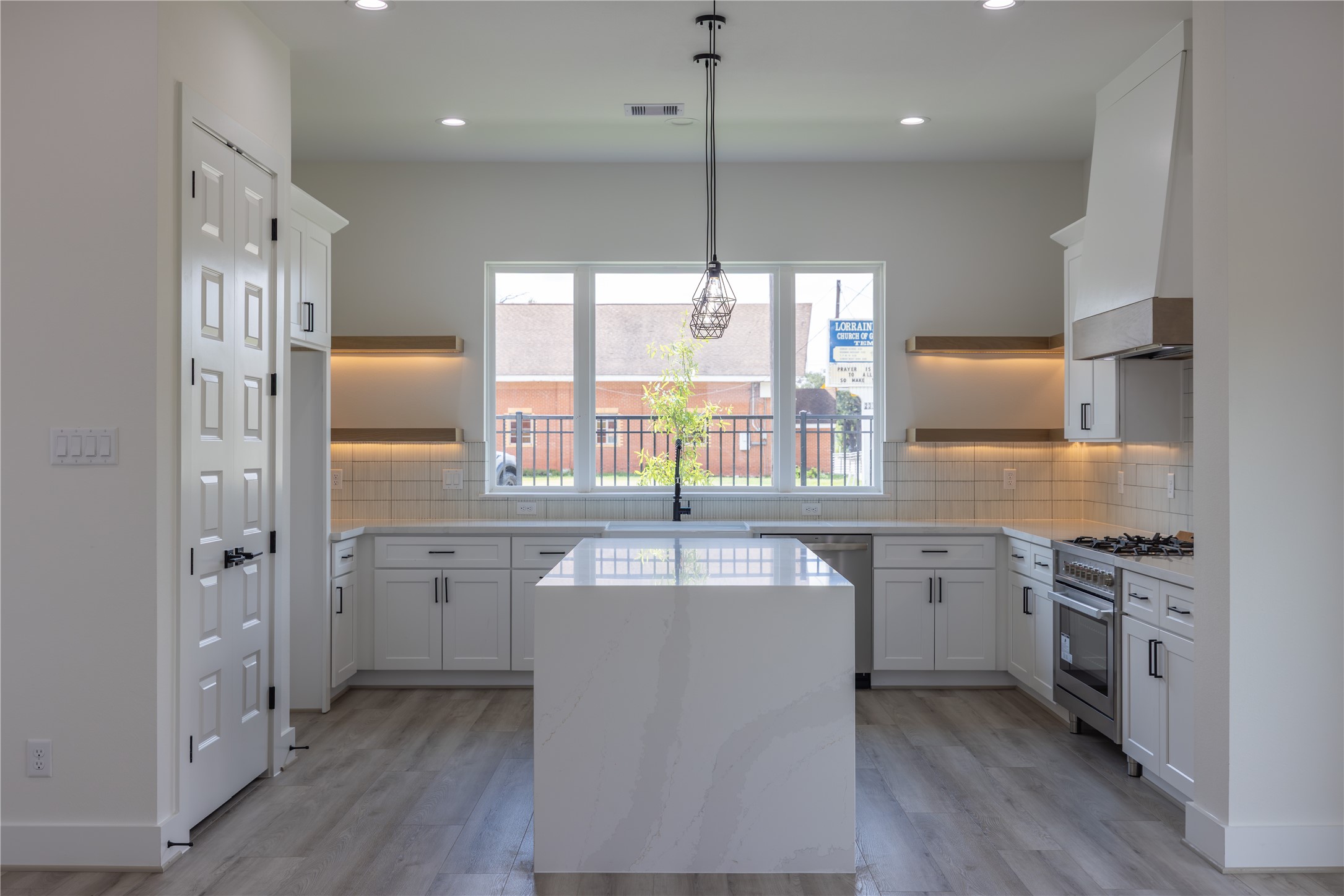 1816 West Street Houston, TX 77026 - Photo 4 of 21