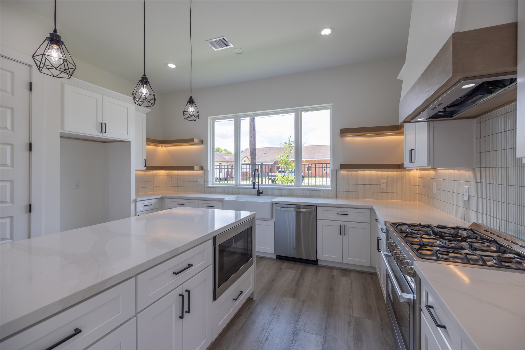 1816 West Street Houston, TX 77026 - Photo 6 of 21