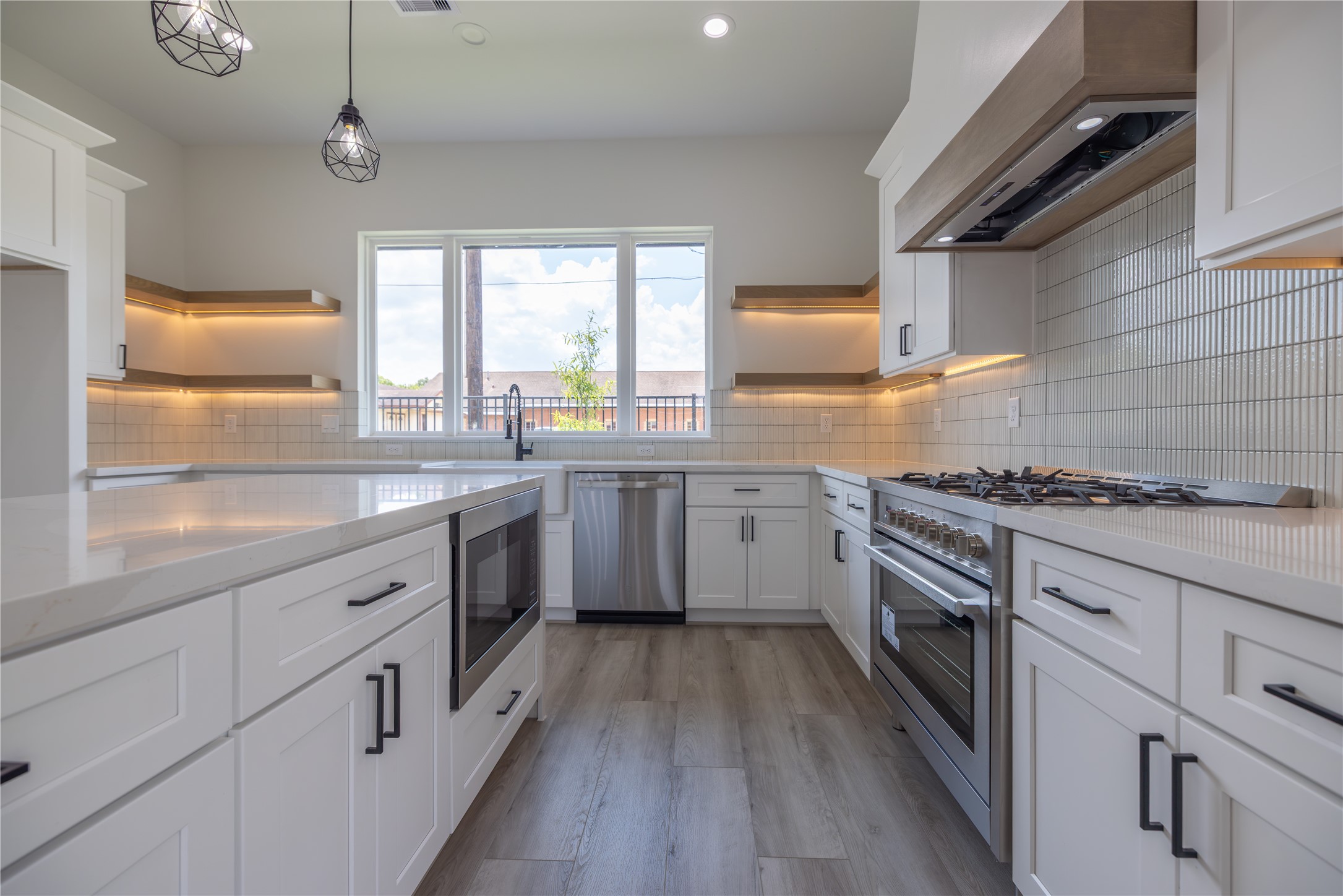 1816 West Street Houston, TX 77026 - Photo 7 of 21