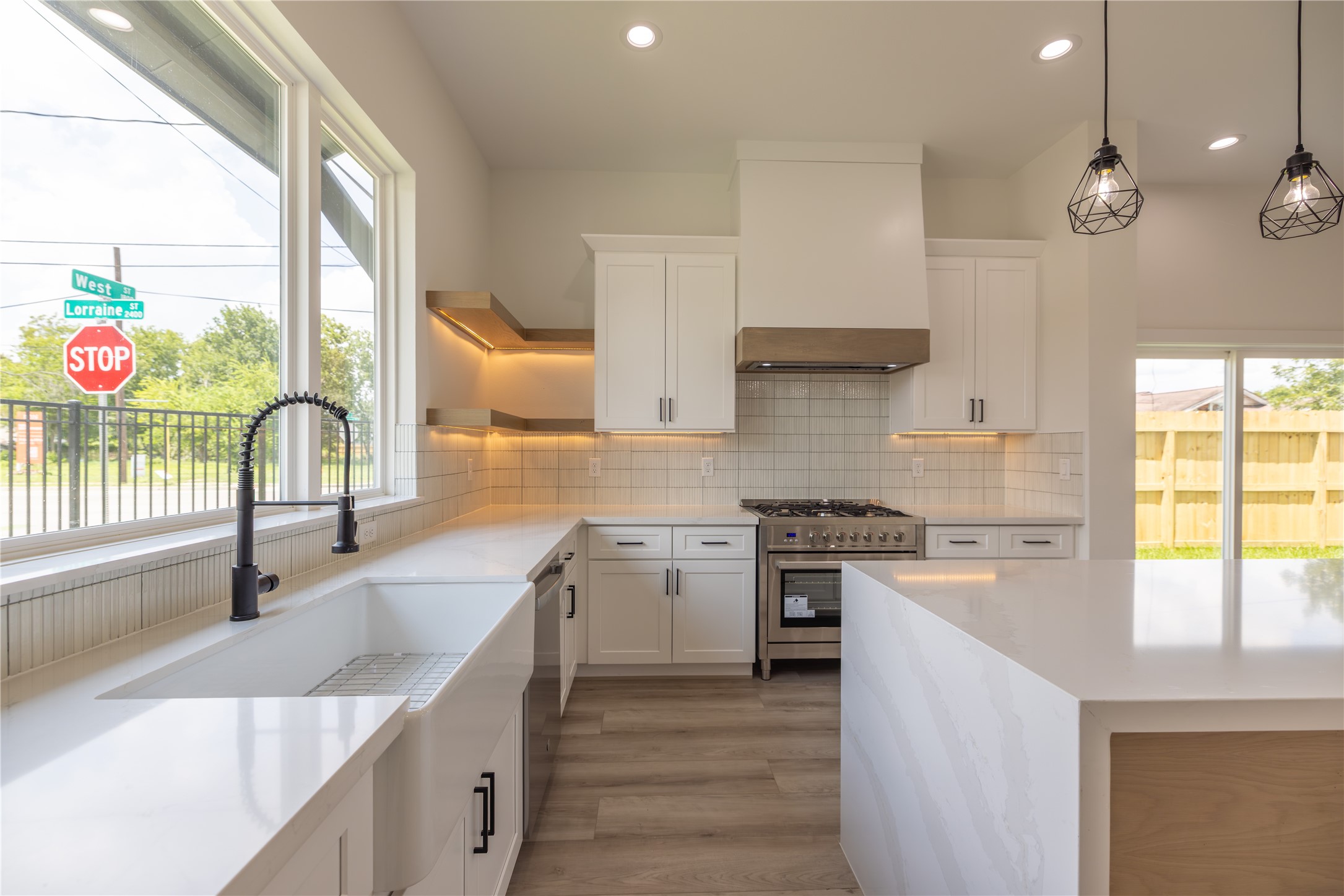 1816 West Street Houston, TX 77026 - Photo 9 of 21