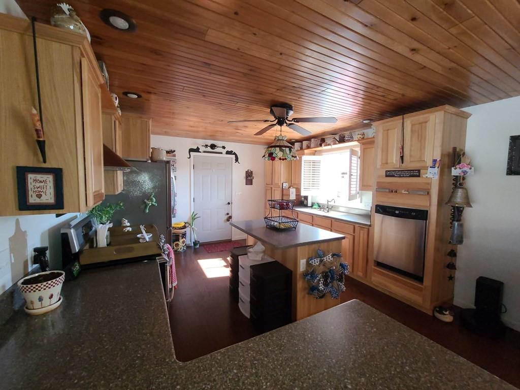 1101 Tin Town Road Sligo, PA 16255 - Photo 27 of 41 a kitchen with lots of counter top space