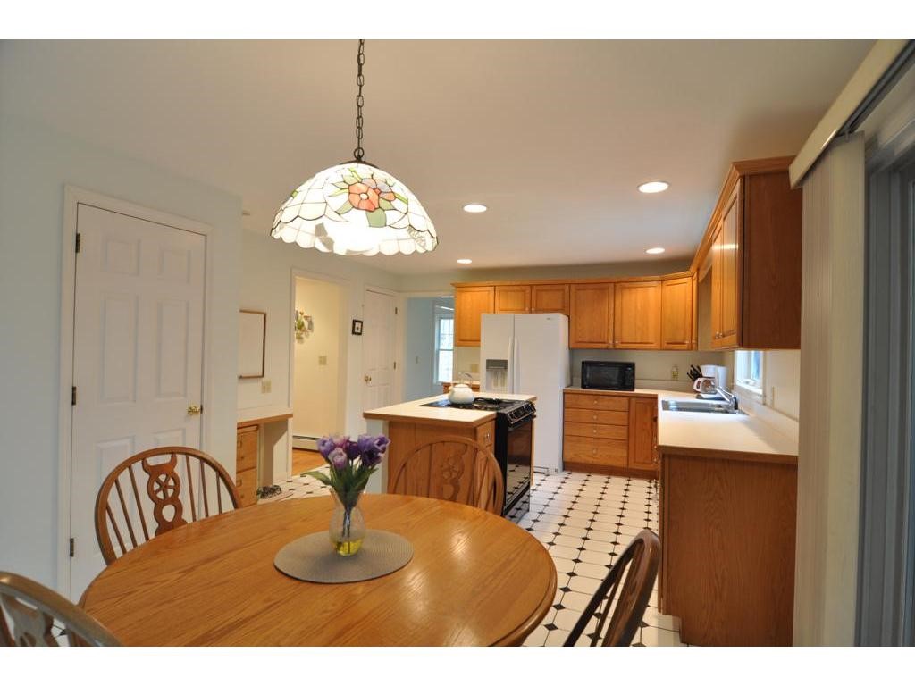 19 Country Farm Road Stratham, NH 03885 - Photo 4 of 23