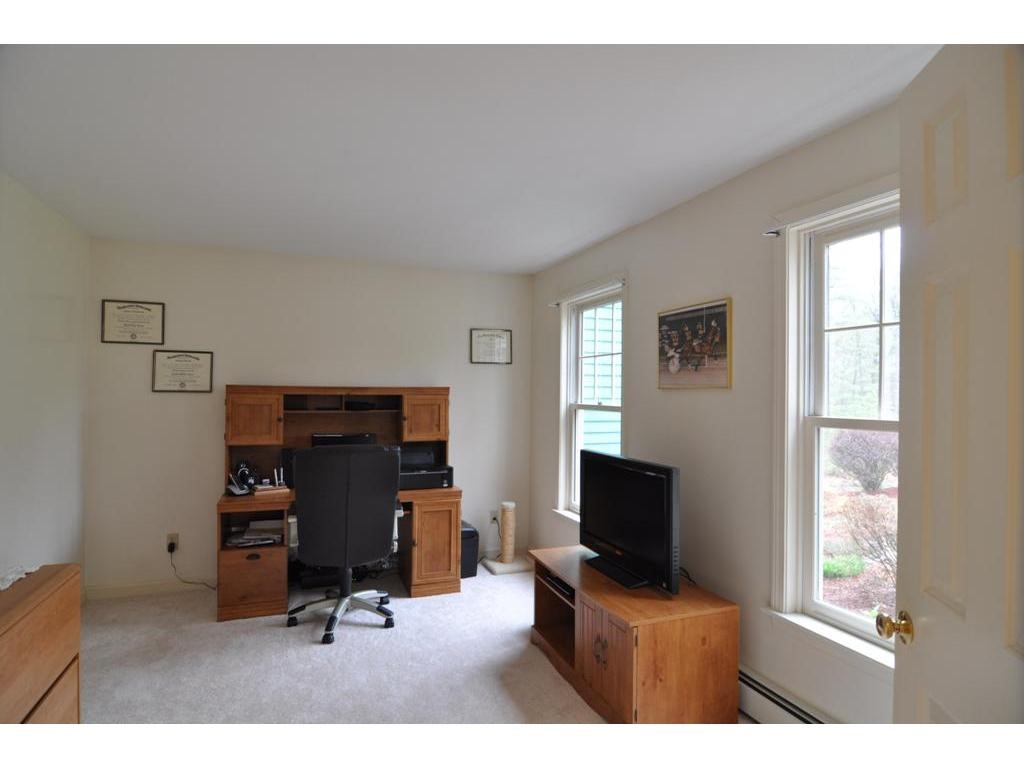 19 Country Farm Road Stratham, NH 03885 - Photo 7 of 23