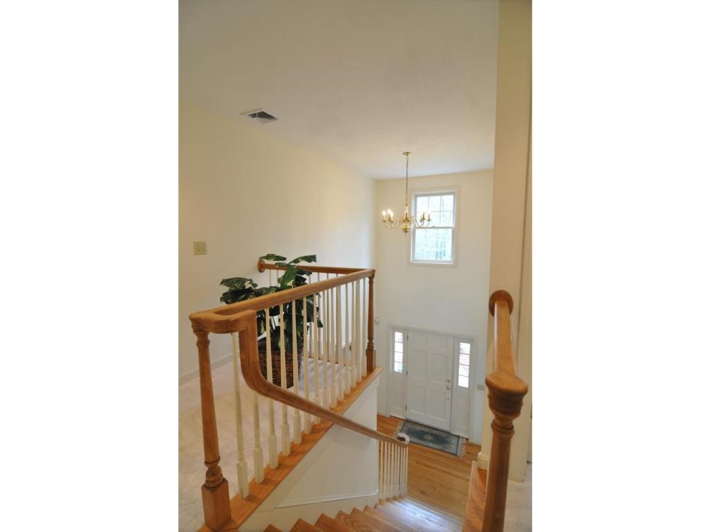19 Country Farm Road Stratham, NH 03885 - Photo 9 of 23