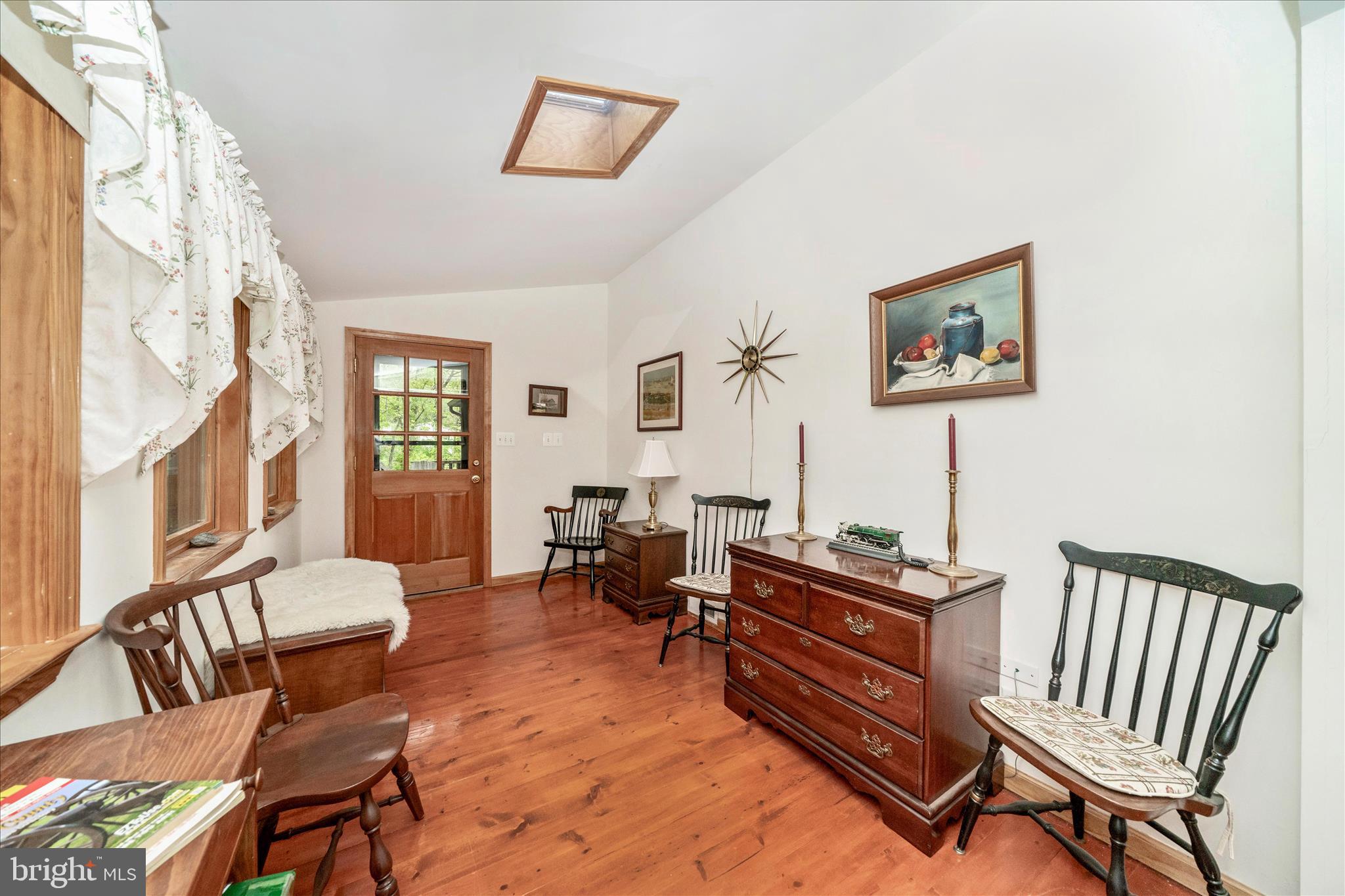 20807 Townsend Road Rohrersville, MD 21779 - Photo 5 of 63 Living Room